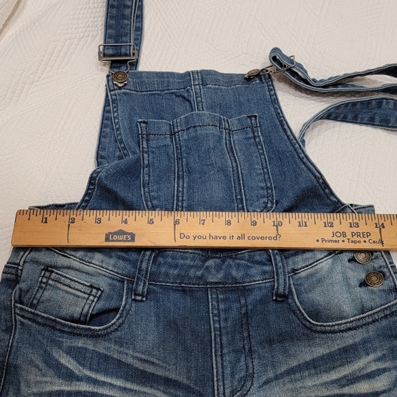 Machine size small distressed overalls. 29" inseam. Like new pre-owned condition - Picture 11 of 13